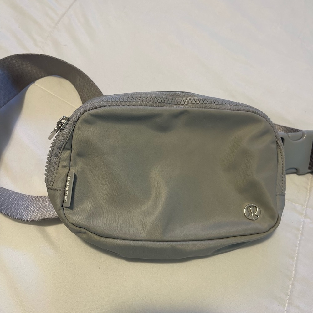 Everywhere Belt Bag. Gray! Like NEW! Peloton